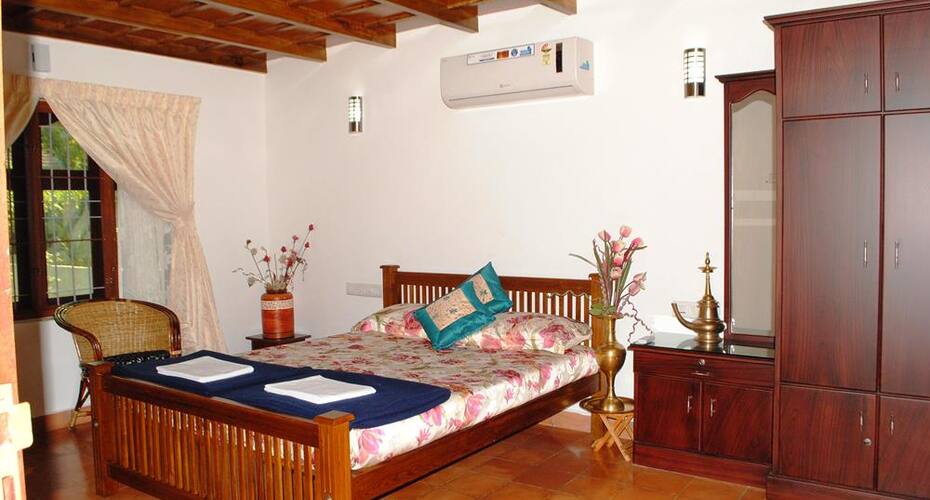 Riveside Heritage Cottage, Kochi 4